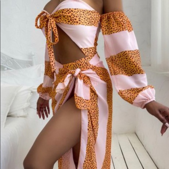 Stunning Swim Suit - Picture 5 of 10